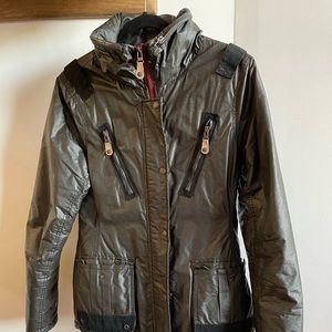 Bench urban wear puffer